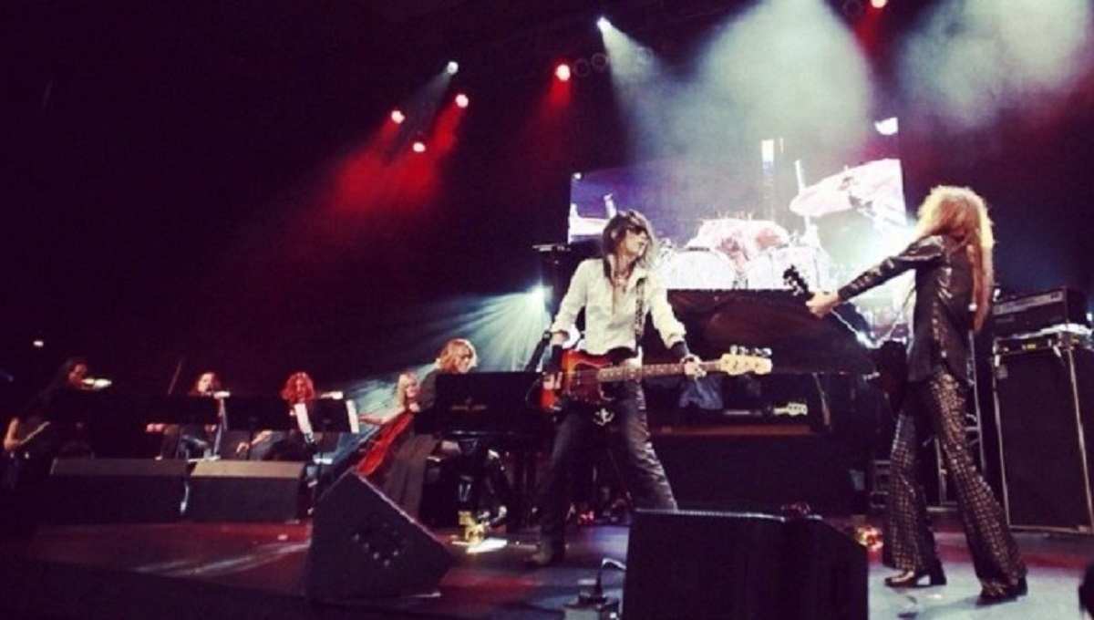Image: Yoshiki thrills fans in a performance with Pata and Heath members of the X Japan during Yoshiki Classical World Tour at Baltimore Otakon