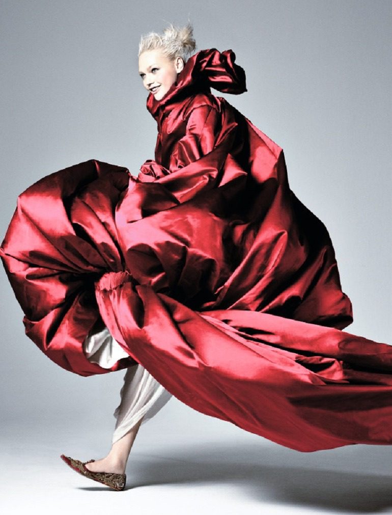 Image: Sasha Pivovarova in Alexander McQueen by David Sims, one of the famous fashion photographers that worked with Grace Coddington at Vogue 