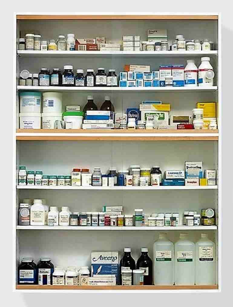 Pill cabinets-Damien Hirst, Bodies 1989, shows the artist's progression from Medicine Cabinets to Pill cabinets that are full of pills