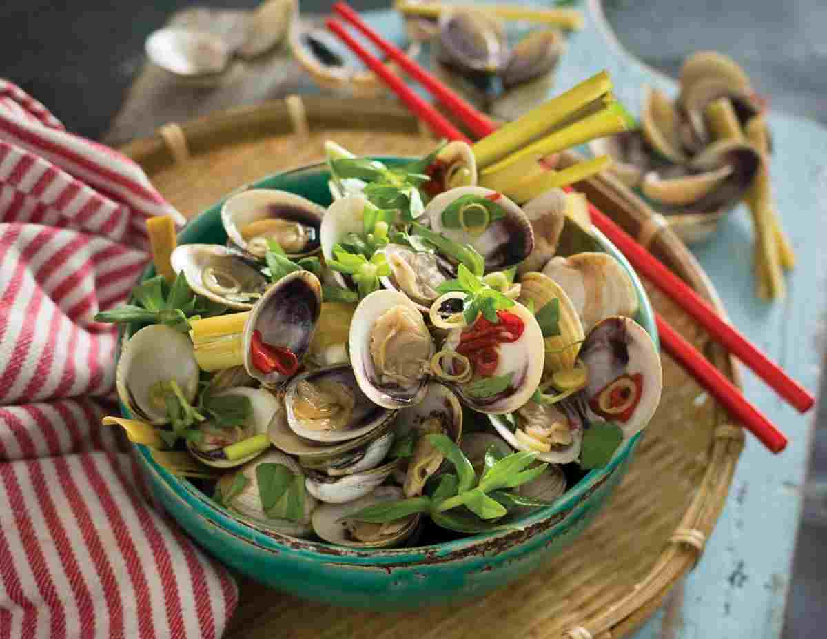 Lemongrass clams recipe in Authentic Vietnamese Food Cookbook by Master Chef Jenny Lam
