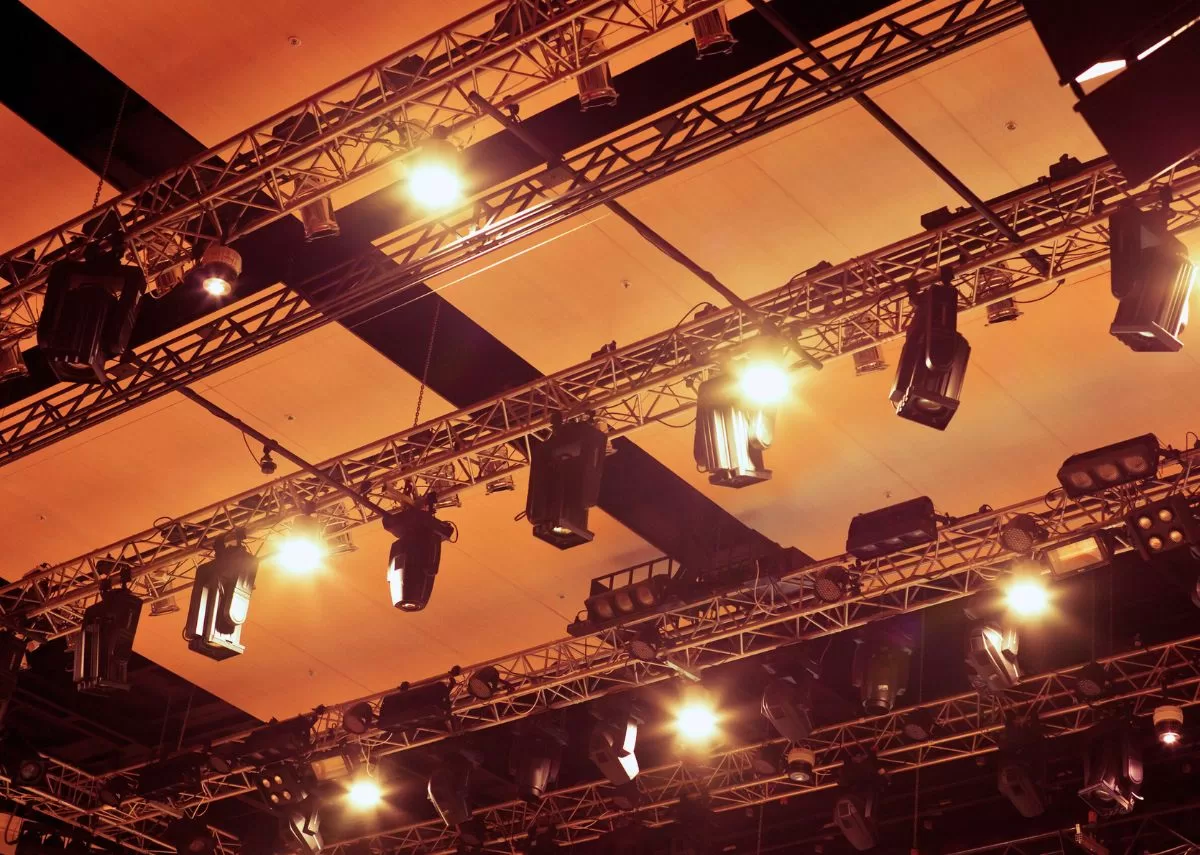The Best Lights To Heighten a Stage Performance