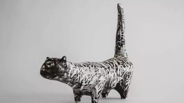 A Ceramic Cat Crafted By David Hockney Exceeds Expectations at Auction, Selling for $136,000