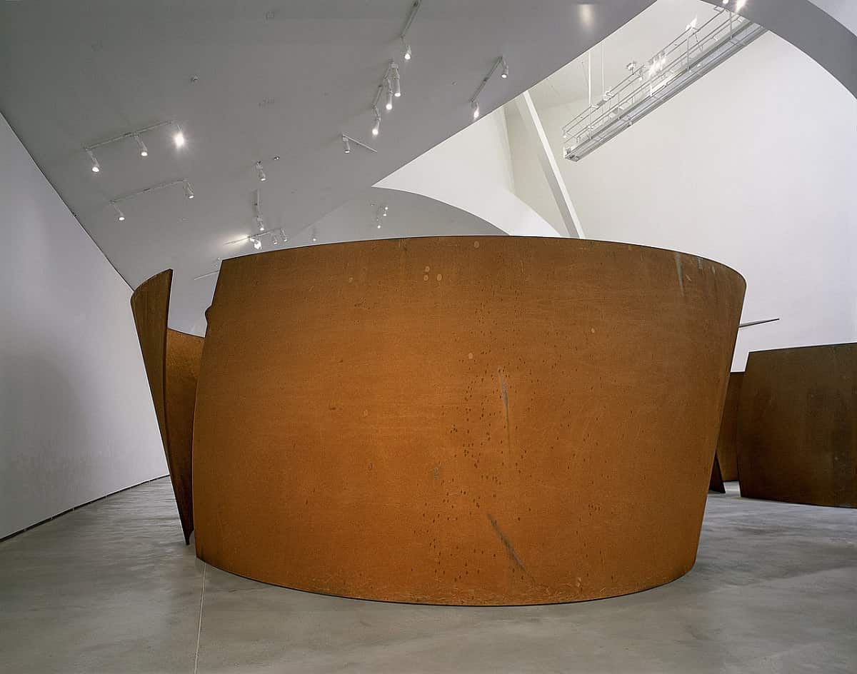 Richard Serra, Double Torqued Ellipse 2003-2004.