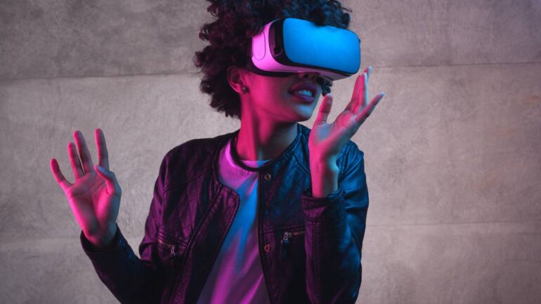 How Does Virtual Reality Engage Moviegoing Audiences?