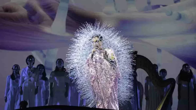 Björk Cornucopia Tour Book: A Fusion of Music and Visual Art