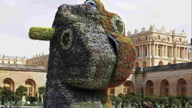 Jeff Koons’ Split-Rocker Sculpture Finds Permanent Home at LACMA