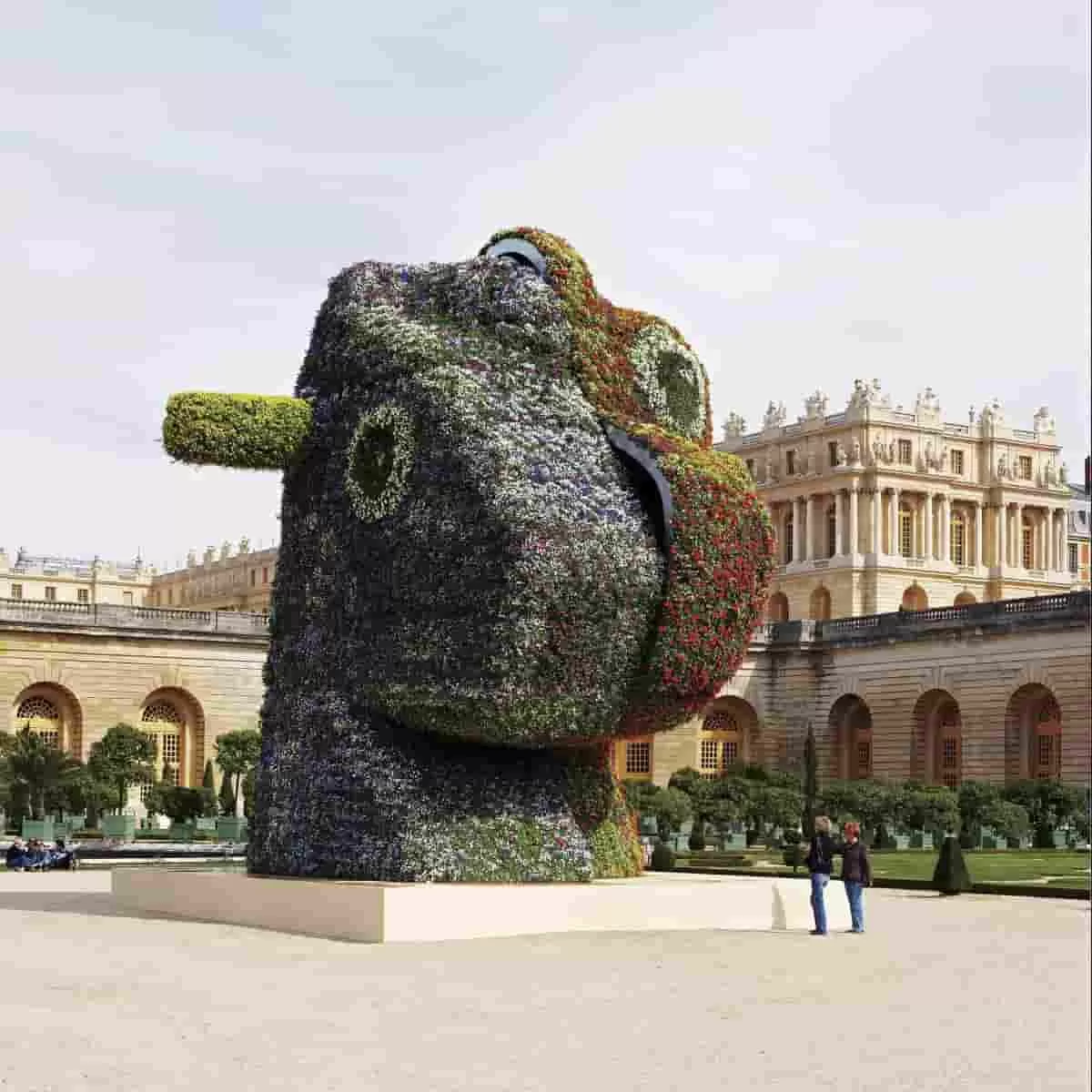Jeff Koons' Split-Rocker made from flowers will be installed at the Los Angeles County Museum of Art (LACMA)