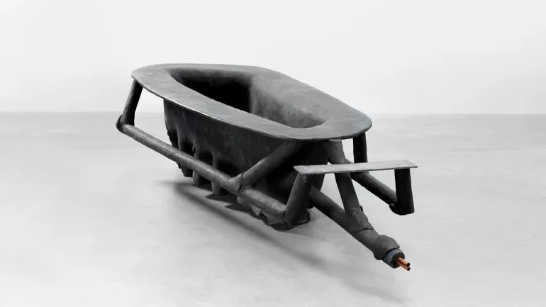 Joseph Beuys: Bathtub for a Heroine and the Question of Warmth and Healing
